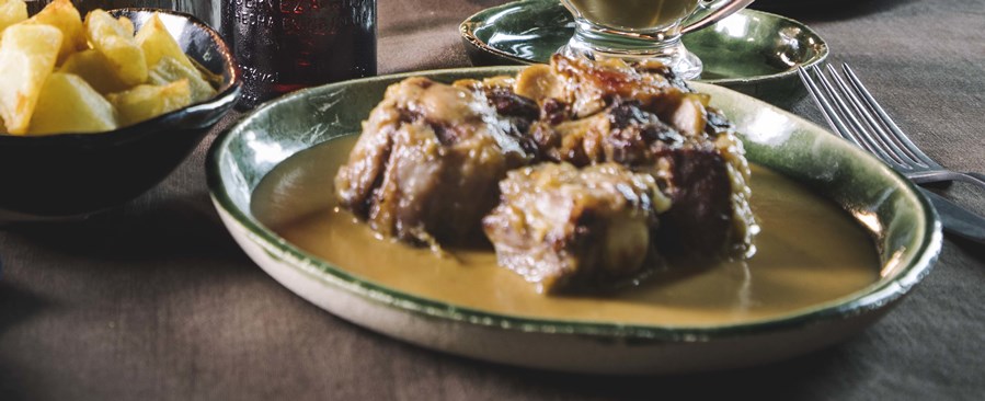 Rabo de toro a la cerveza